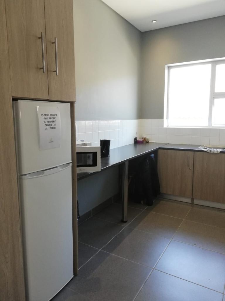 To Let Commercial Property for Rent in Pinelands Western Cape